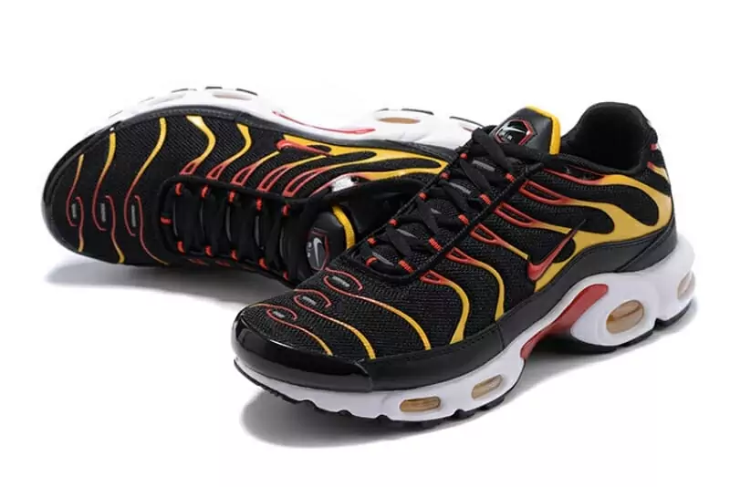 nike air max plus tn  homme noir jaune rouge1